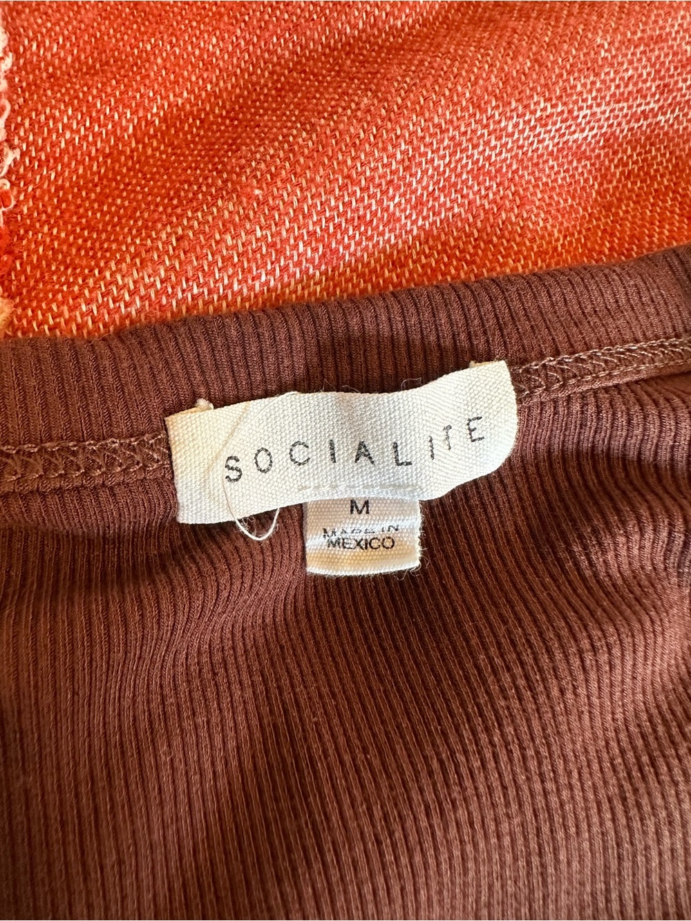 Socialite Ruched Side Top - Picture 4 of 5